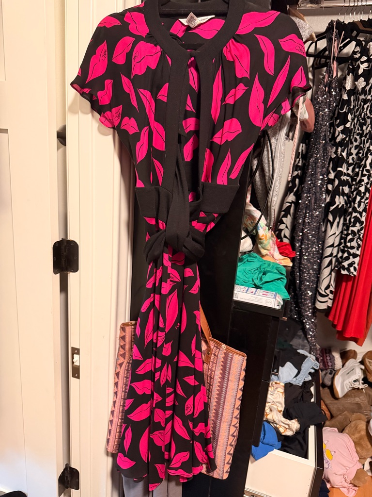 Diane Von Furstenberg Black Dress With Hot Pink Lip Motif